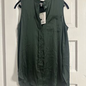 DR2 Women's Dark Green Sleeveless Button Down Shirt